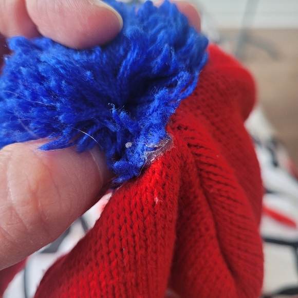 Vintage "MONTREAL" blue and red knit beanie hat - Picture 4 of 4